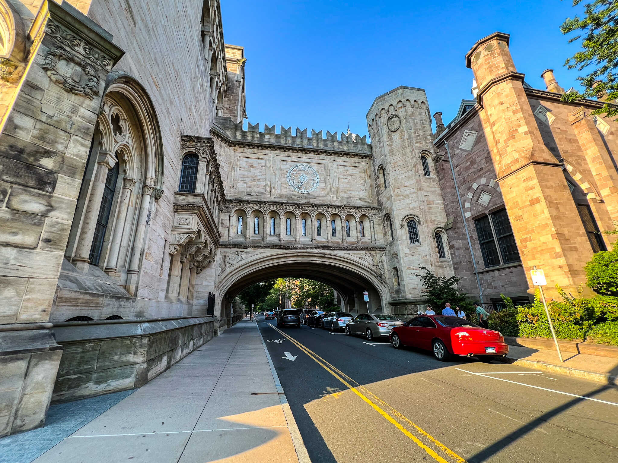 how to visit yale university